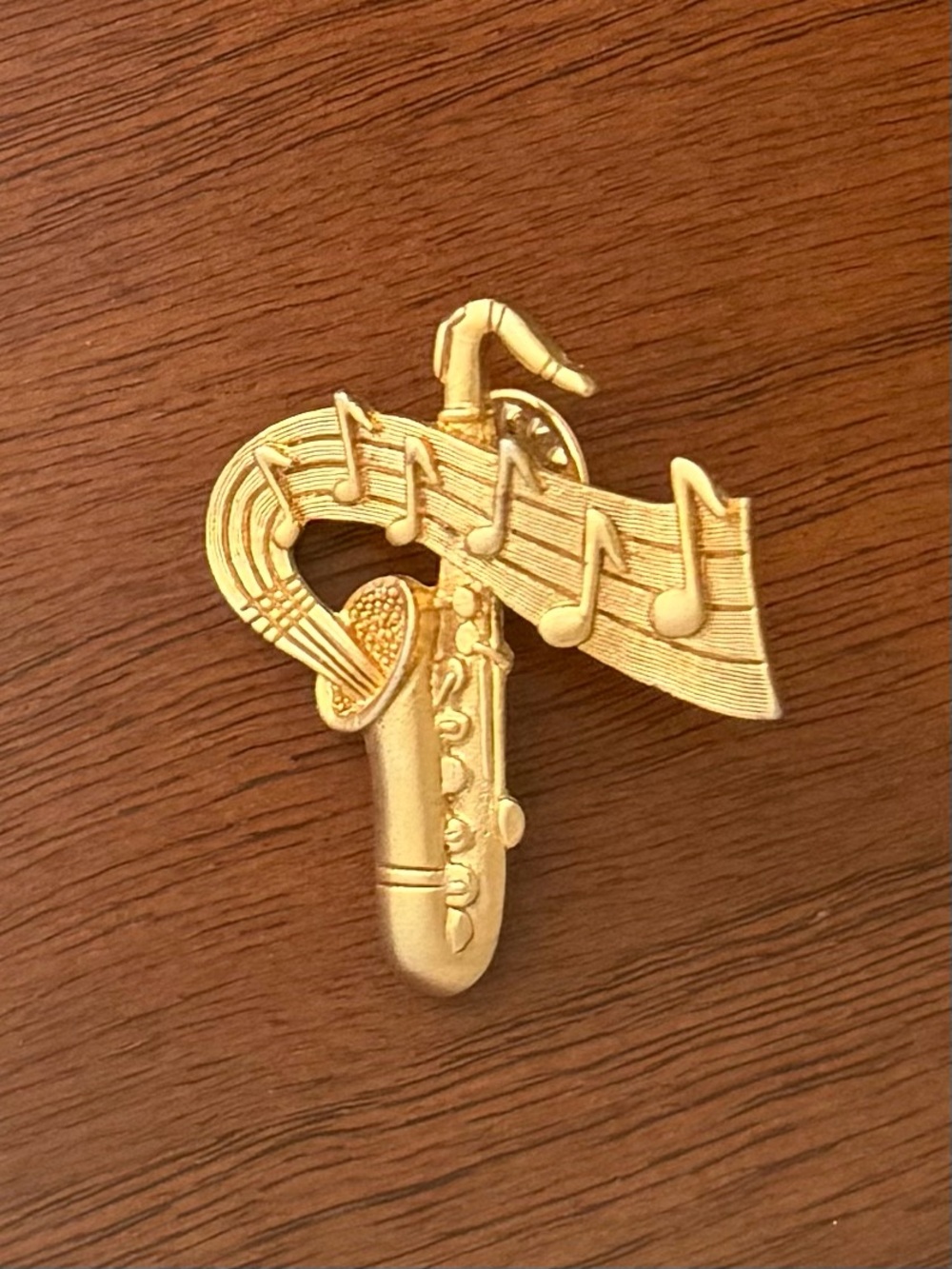 Gold Saxophone Music Note Pin